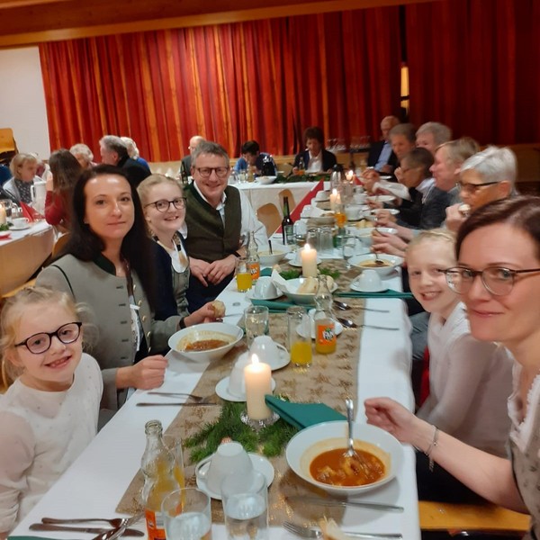 Adventfeier am 7. Dezember 2022 / © kfb Pfarrgemeinde Schönering