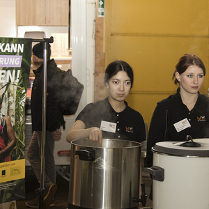 Fastensuppen-Essen am Bauernmarkt