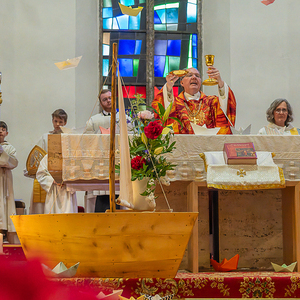 Abt Nikolaus beim Gottesdienst in der Pfarre Kirchdorf/Krems