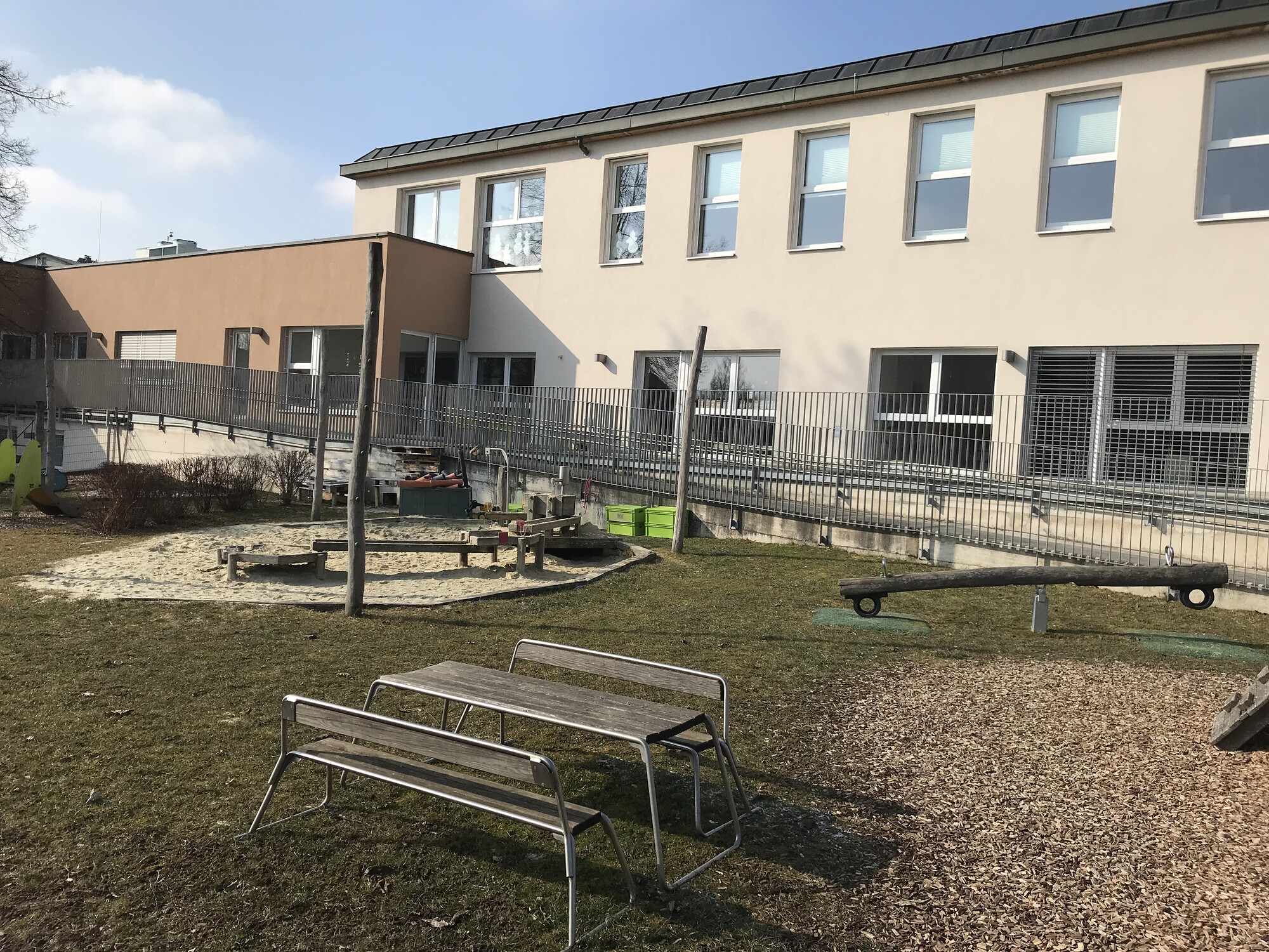 Bild vom Haus und Garten